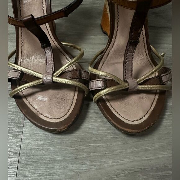 Louis Vuitton Wedges size 35 1/2 - Picture 5 of 10